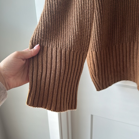 Ellison Women’s Sweater - Picture 3 of 5